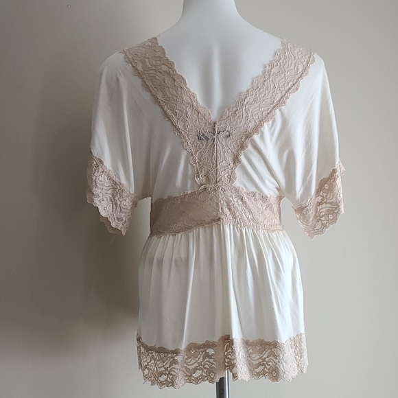 Beautiful boho lace detail top - Picture 3 of 4